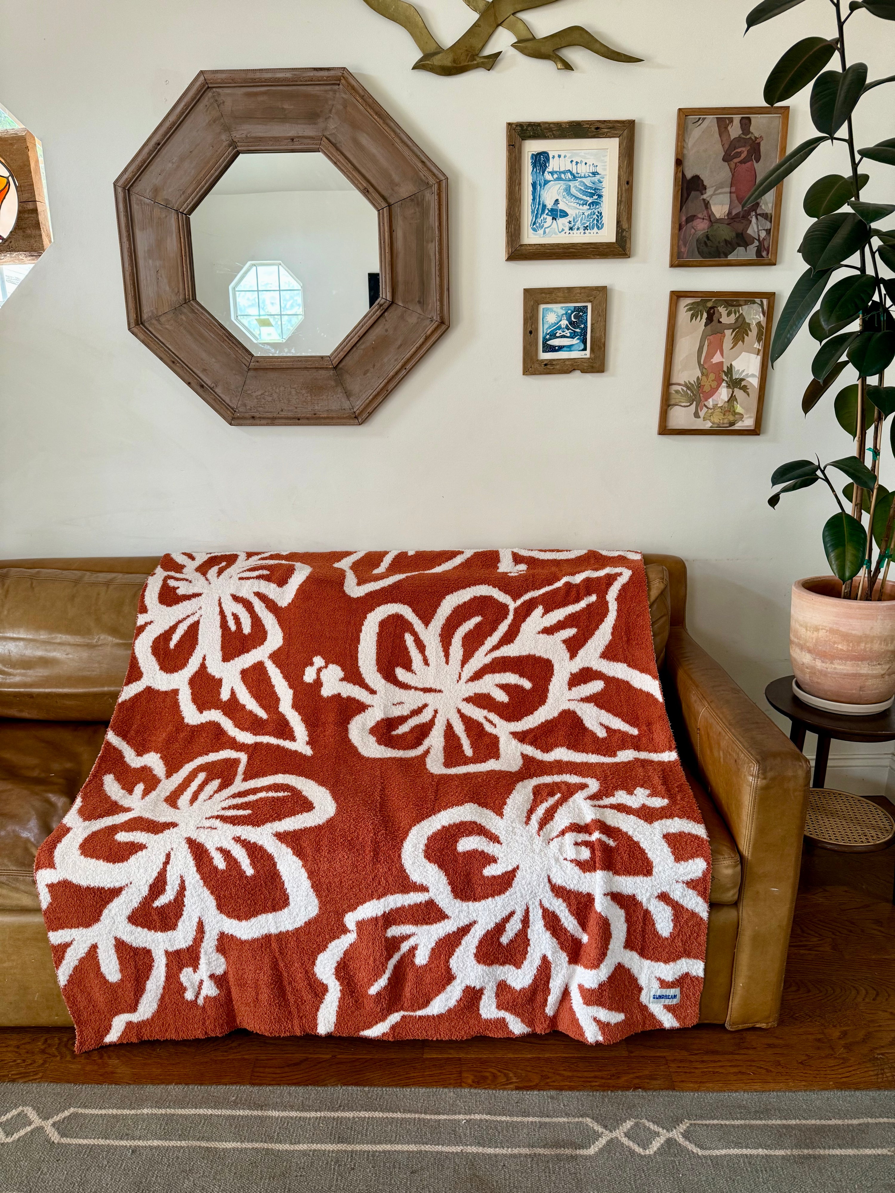 Hibiscus Plush Throw - Rusted Rose
