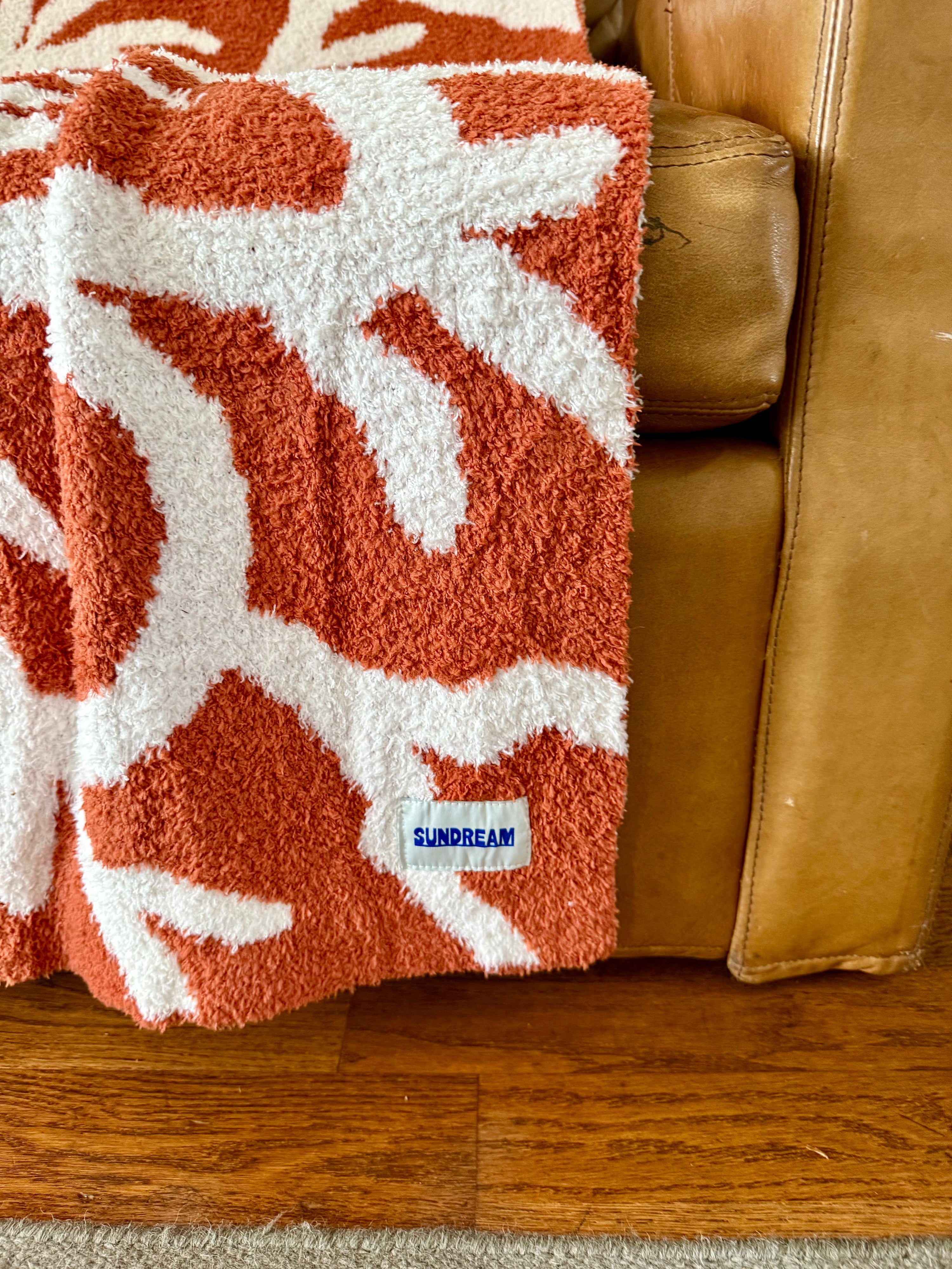Hibiscus Plush Throw - Rusted Rose