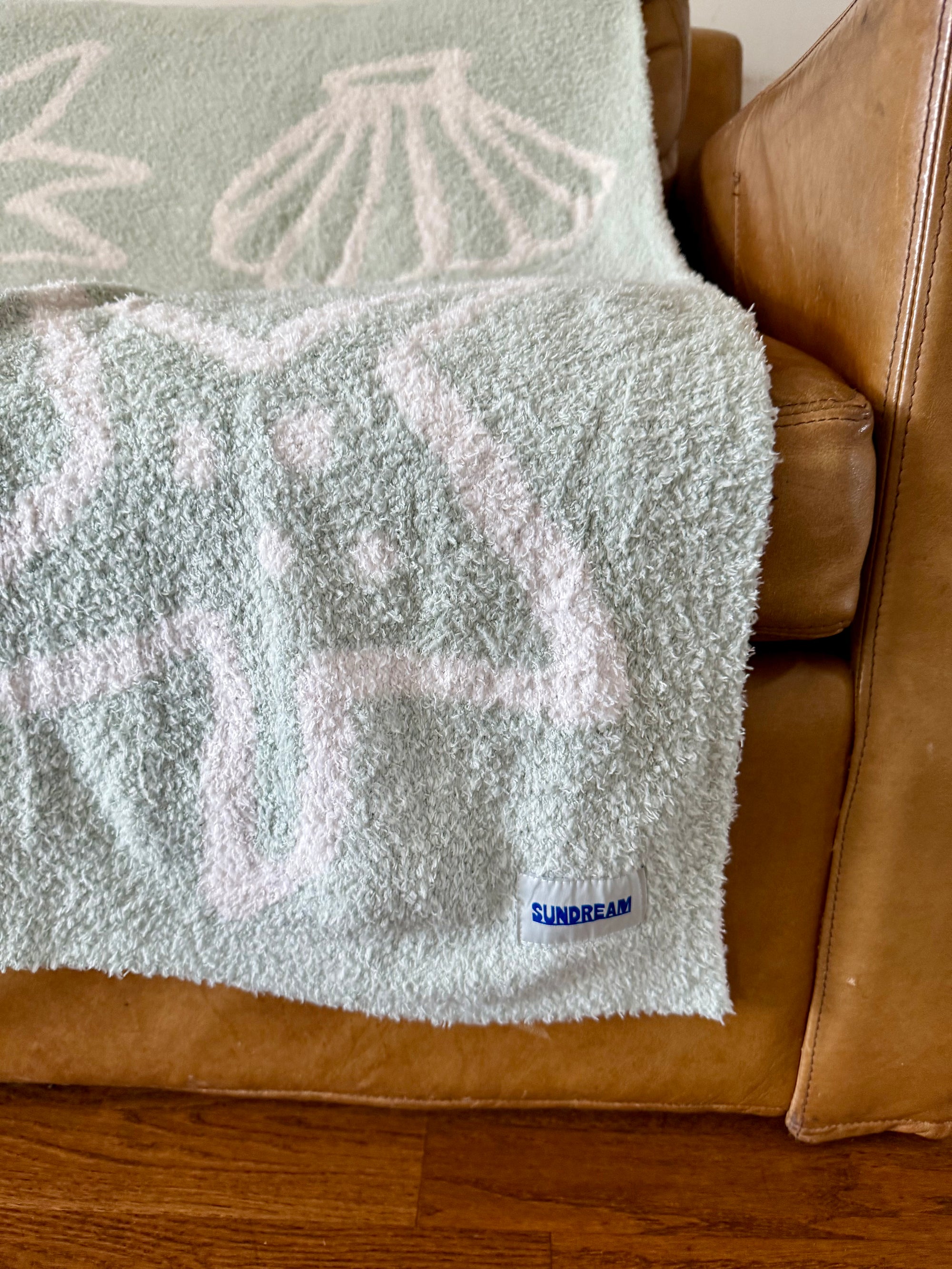 Tide Plush Throw - Seafoam