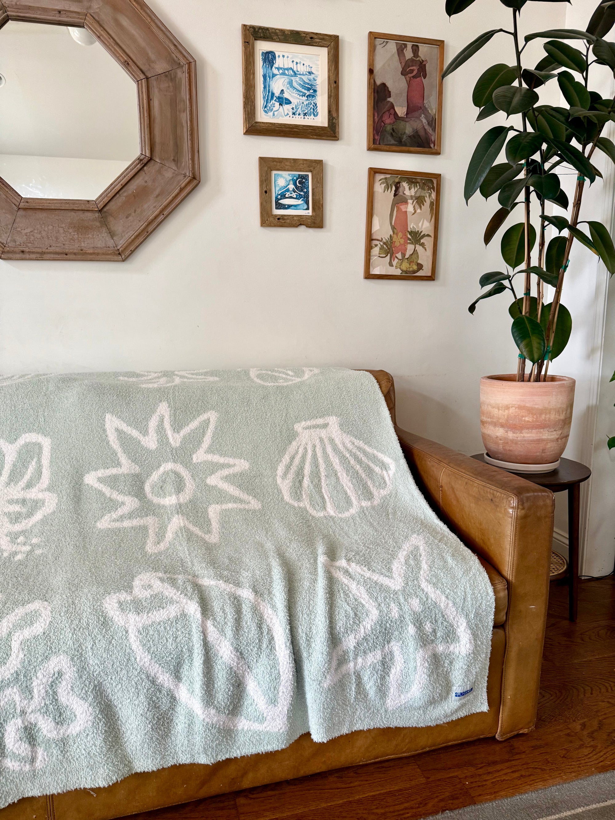 Tide Plush Throw - Seafoam