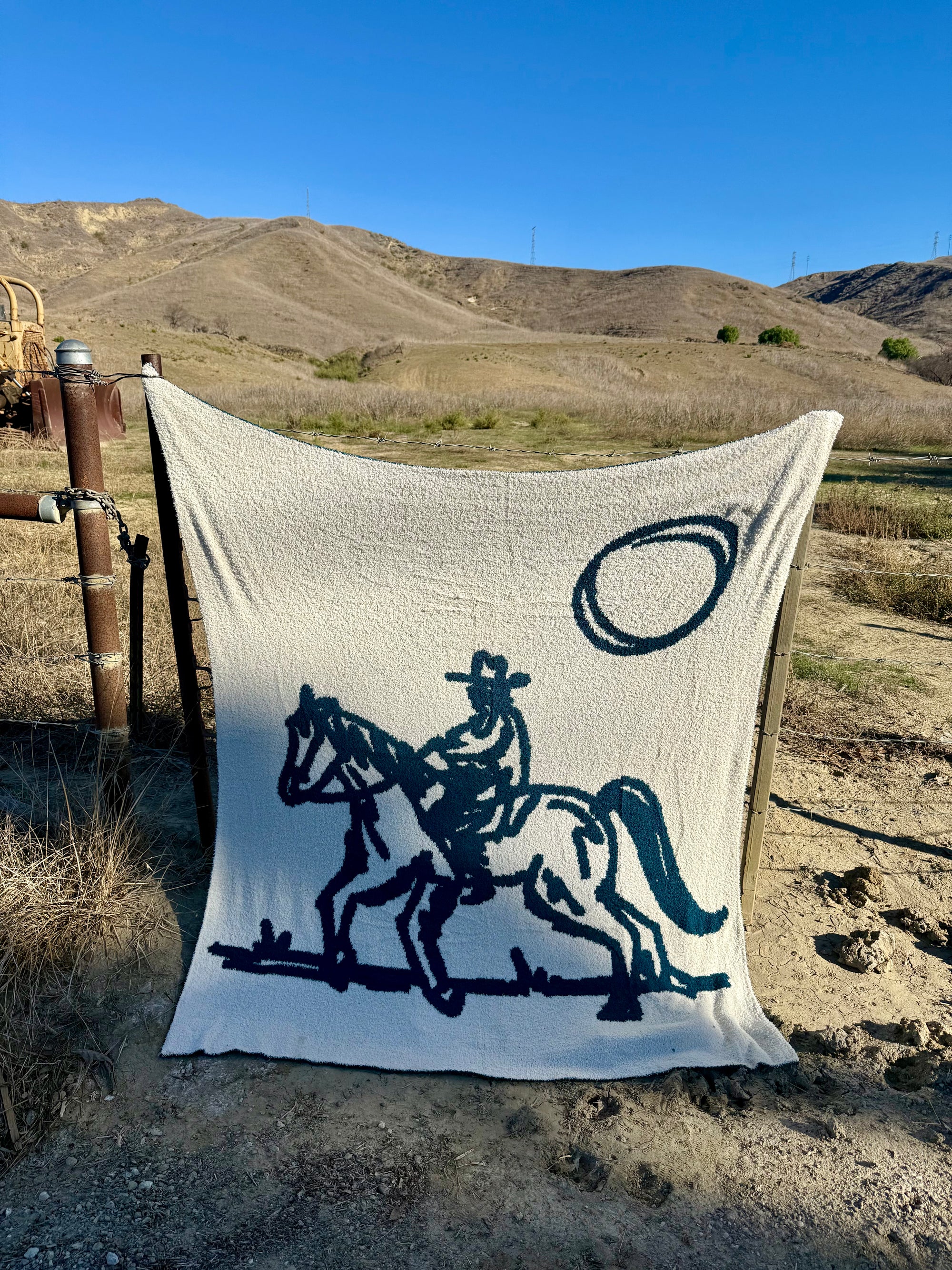 Drifter Plush Throw - Malibu Blue