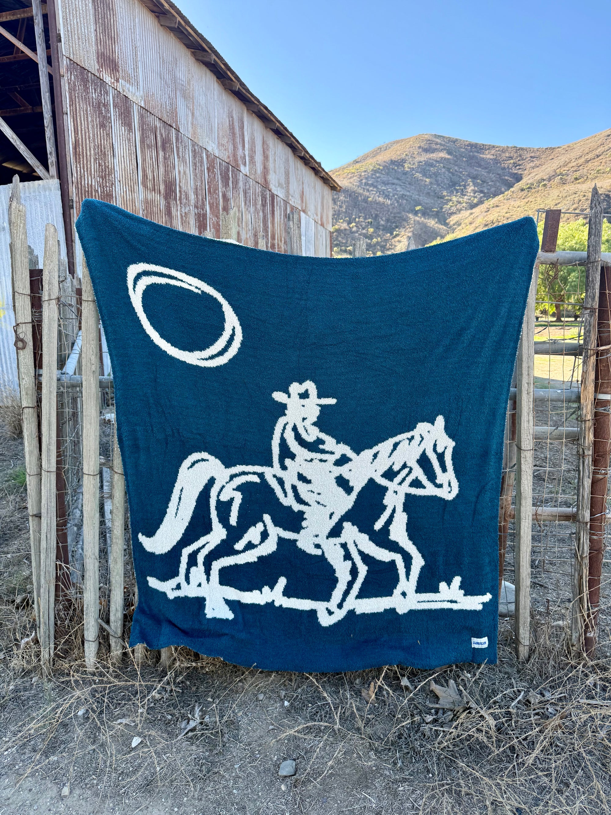 Drifter Plush Throw - Malibu Blue