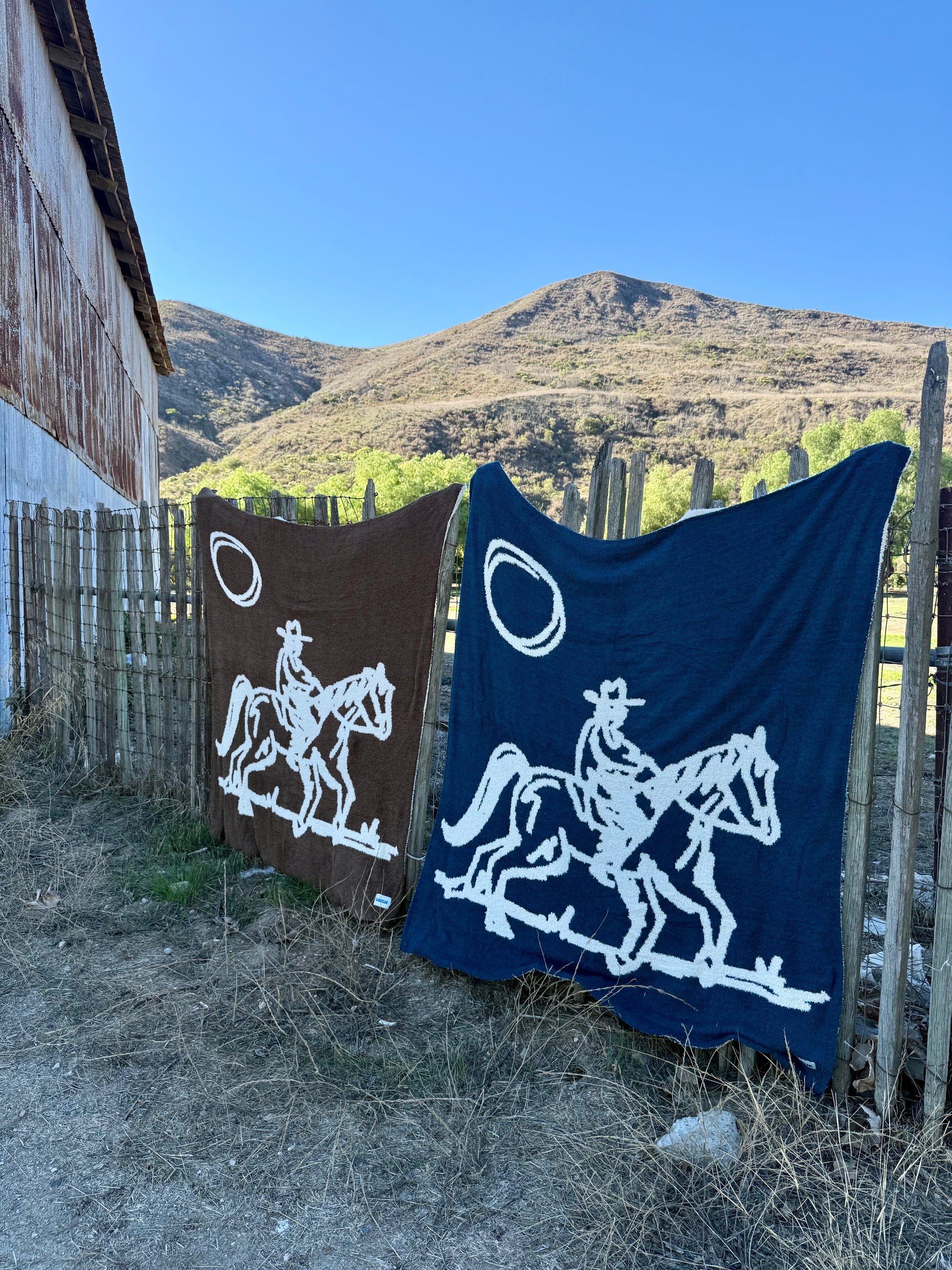 Drifter Plush Throw - Malibu Blue