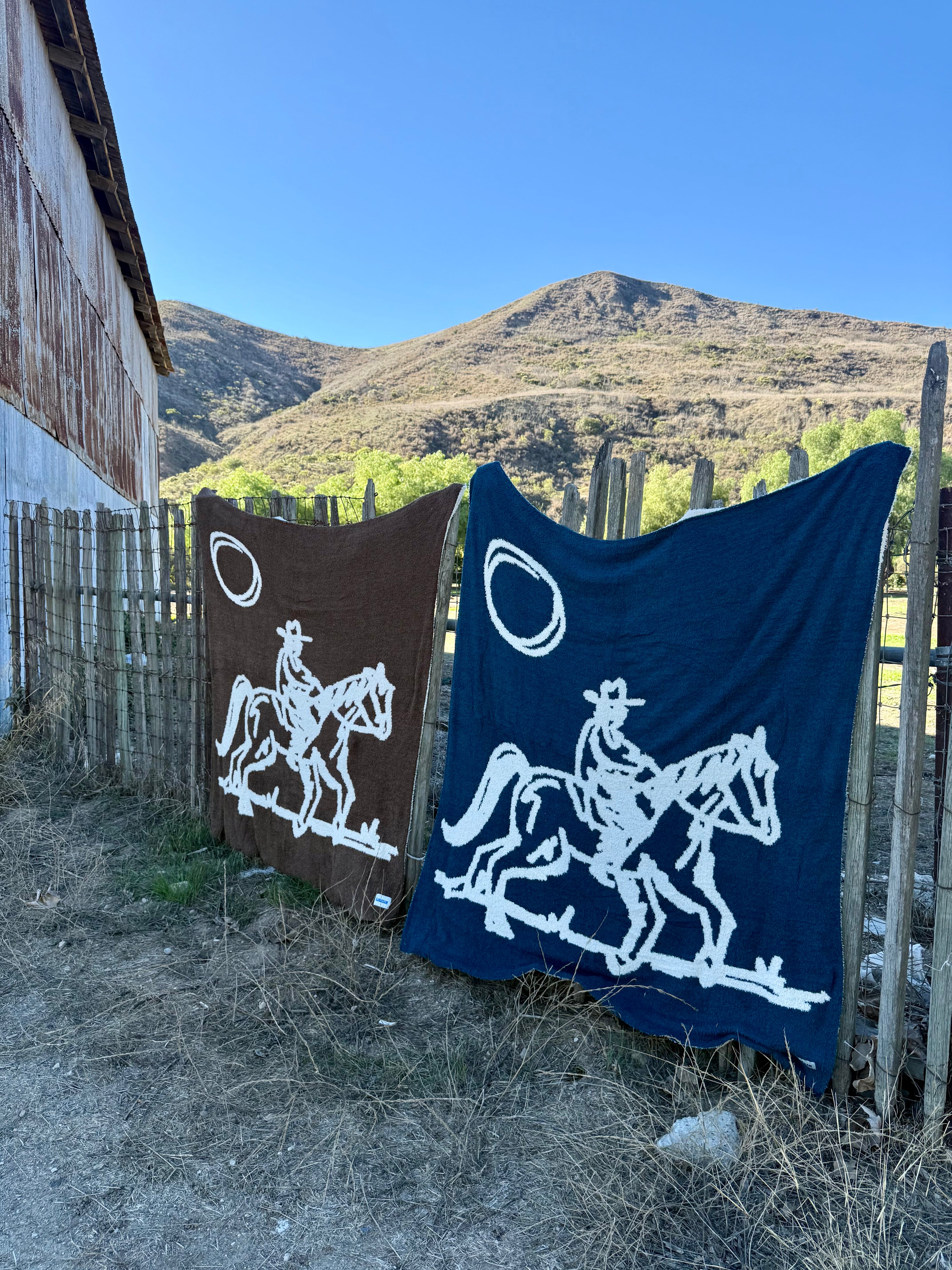 Drifter Plush Throw - Malibu Blue