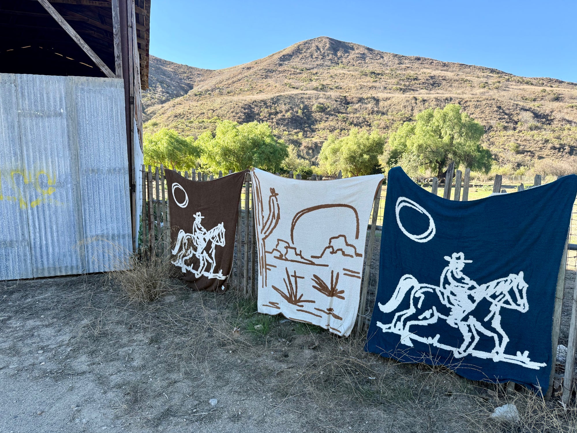 Out West Plush Throw - Saddle Brown