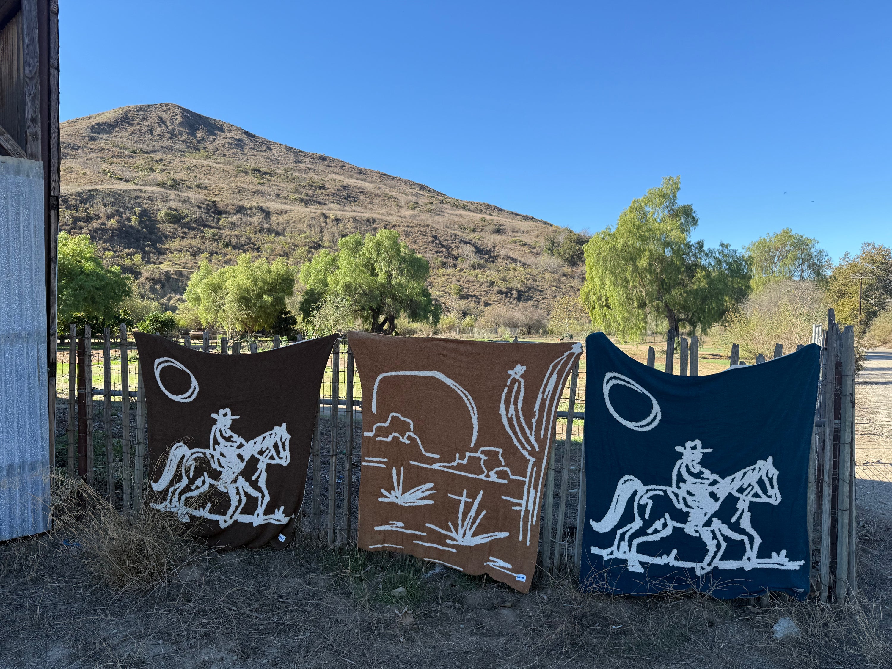 Drifter Plush Throw - Malibu Blue