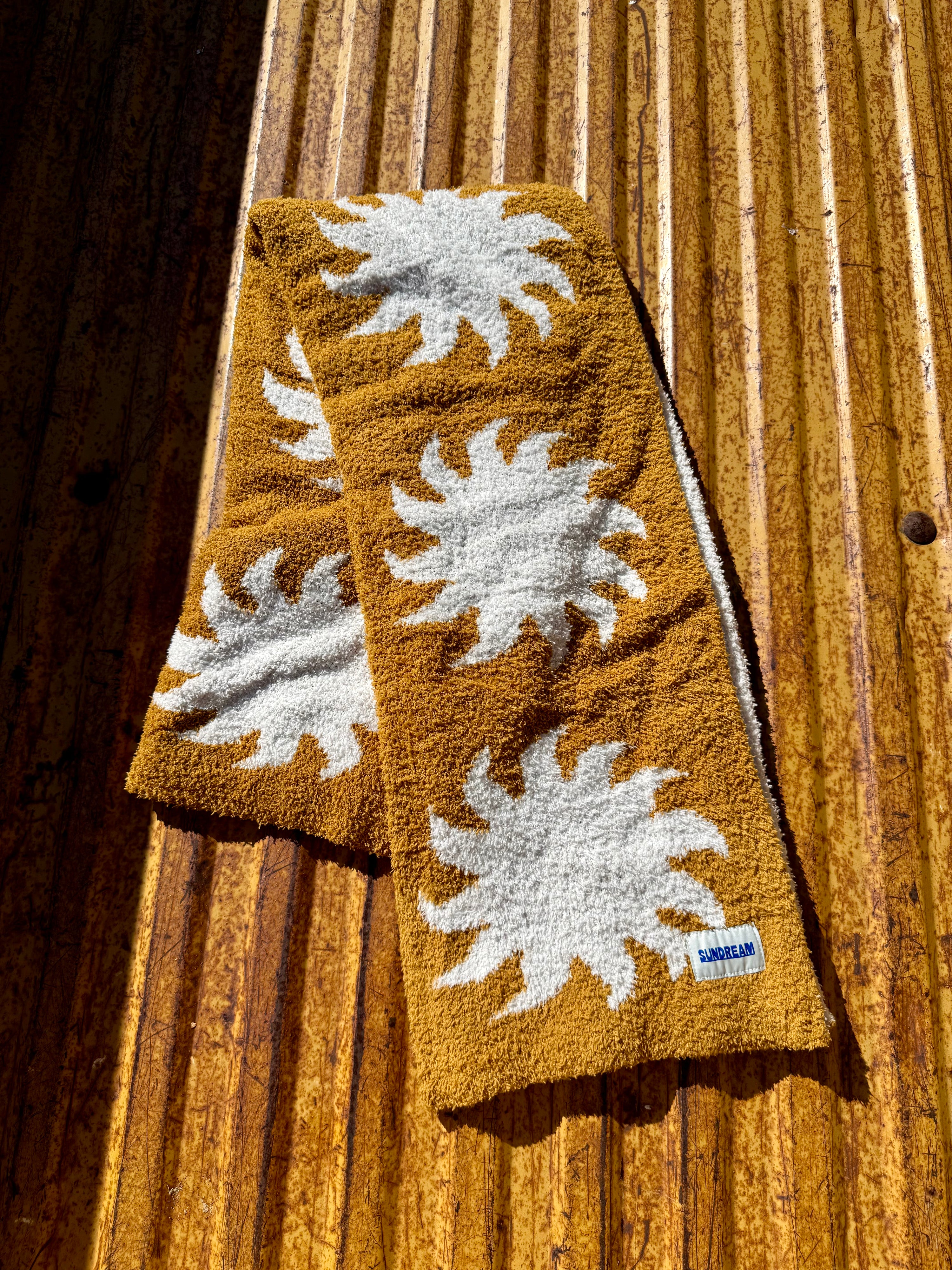 Sun Plush Throw - Buckhorn Brown