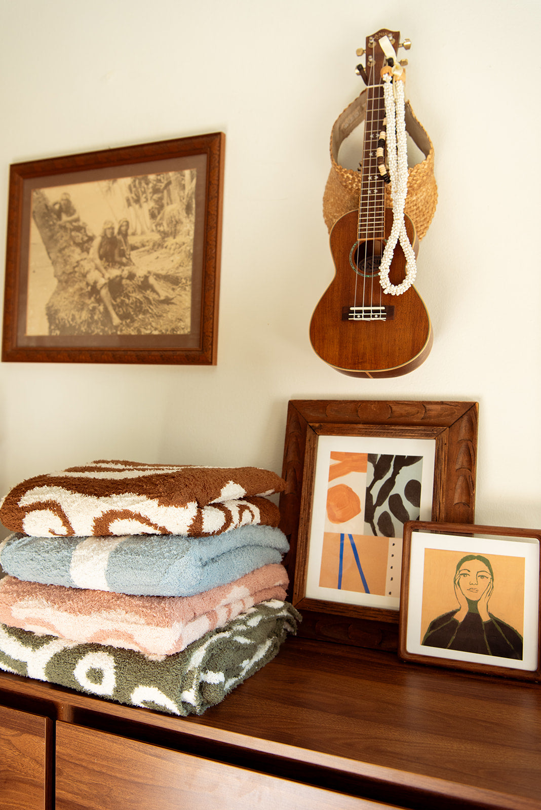 Hanalei Plush Throw - Mocha & Cream