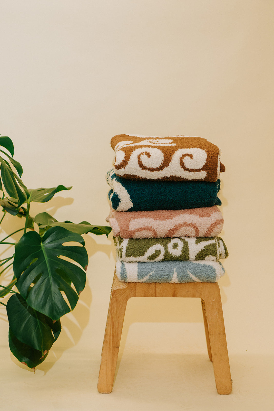Drifter Plush Throw - Malibu Blue