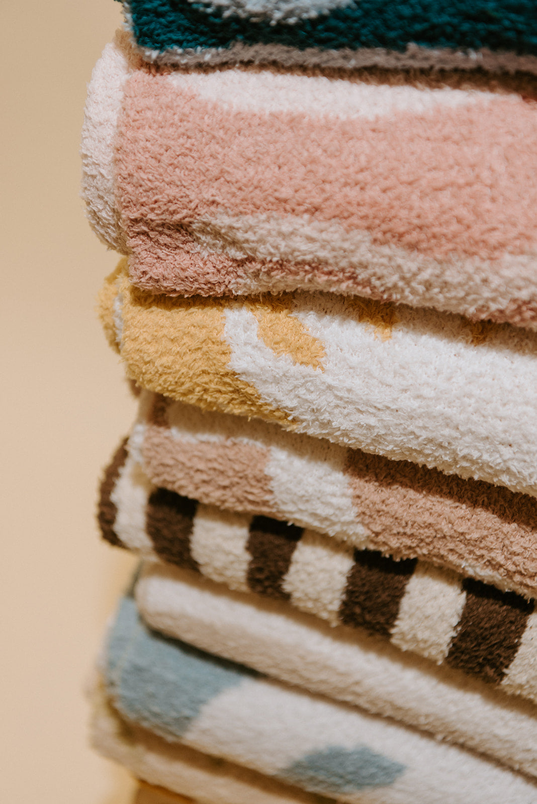 Stripe Plush Throw - Mocha & Cream