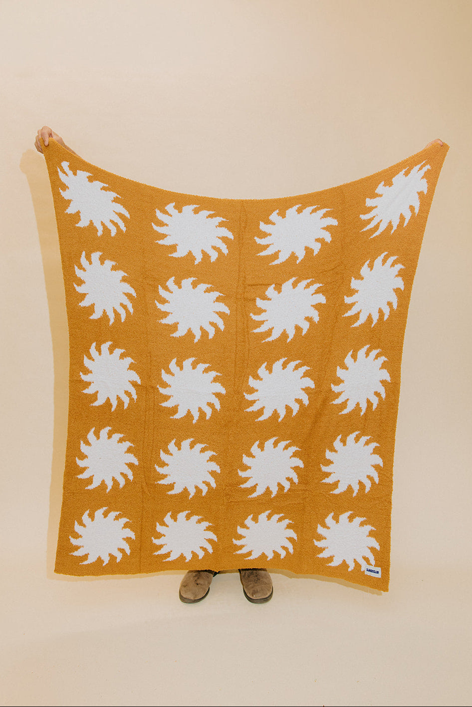 Sun Plush Throw - Buckhorn Brown