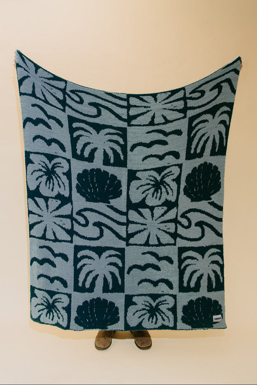 Laguna Plush Throw - Marine