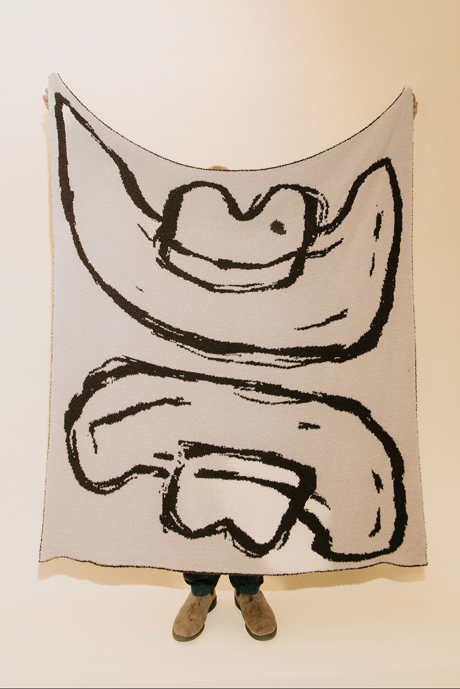 Howdy Plush Throw - Chocolate Brown