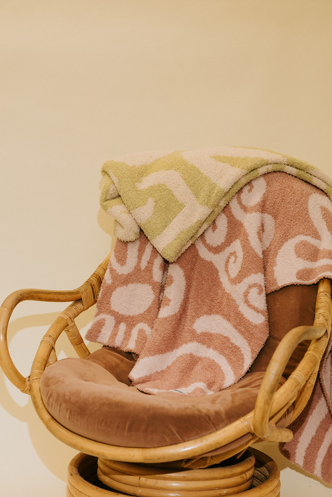 Hanalei Plush Throw - Island Blush