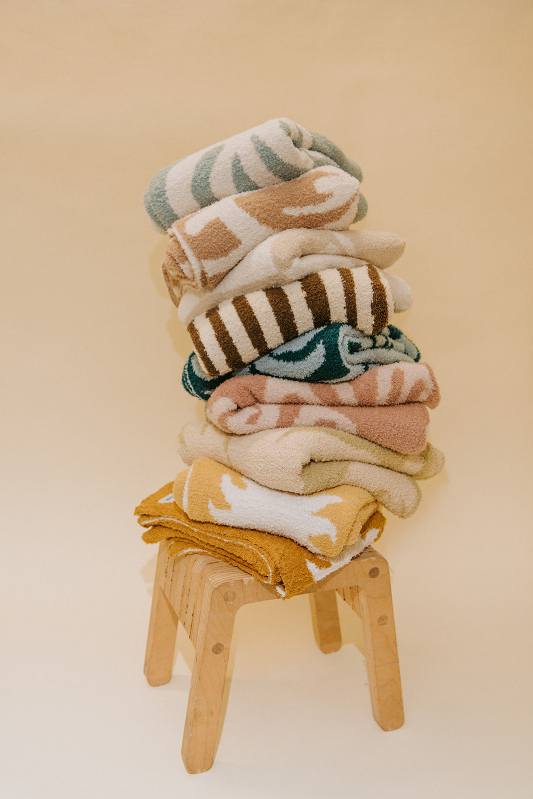 Shoreline Plush Throw - Slate Blue