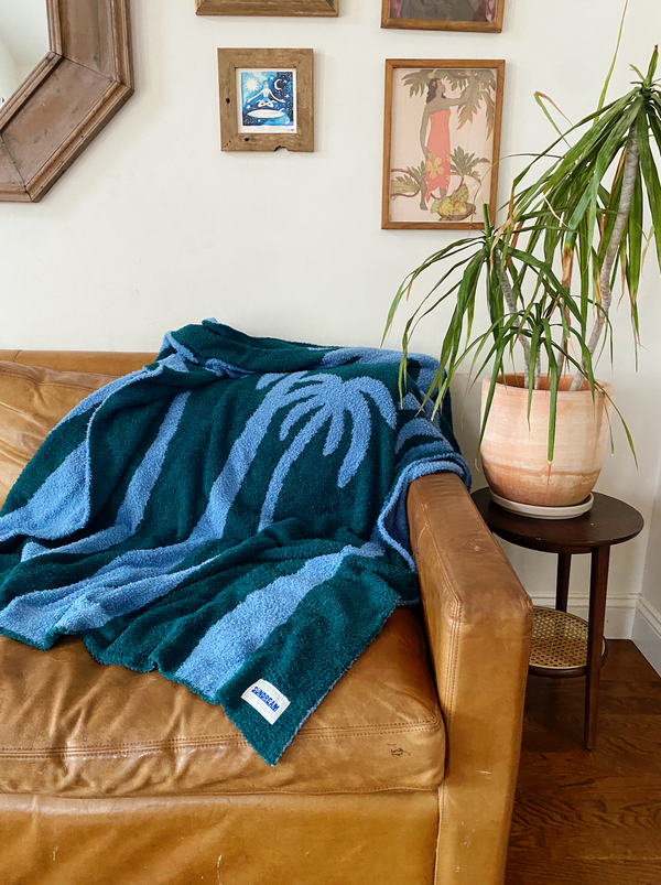 Dancing Palms Plush Throw - Evergreen